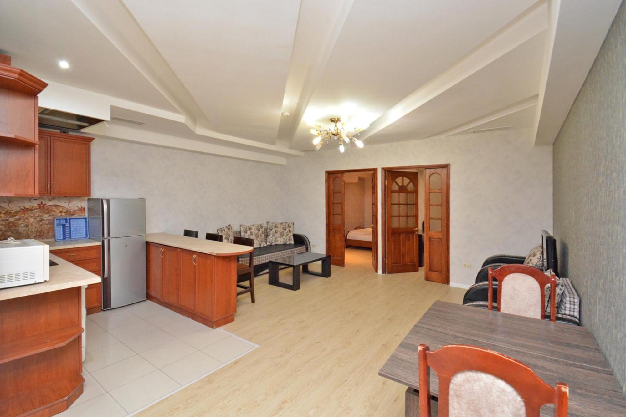 Apartment In Abovyan Street, 耶烈万 外观 照片