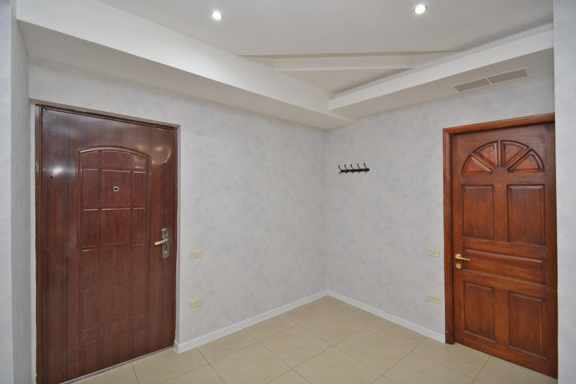 Apartment In Abovyan Street, 耶烈万 外观 照片
