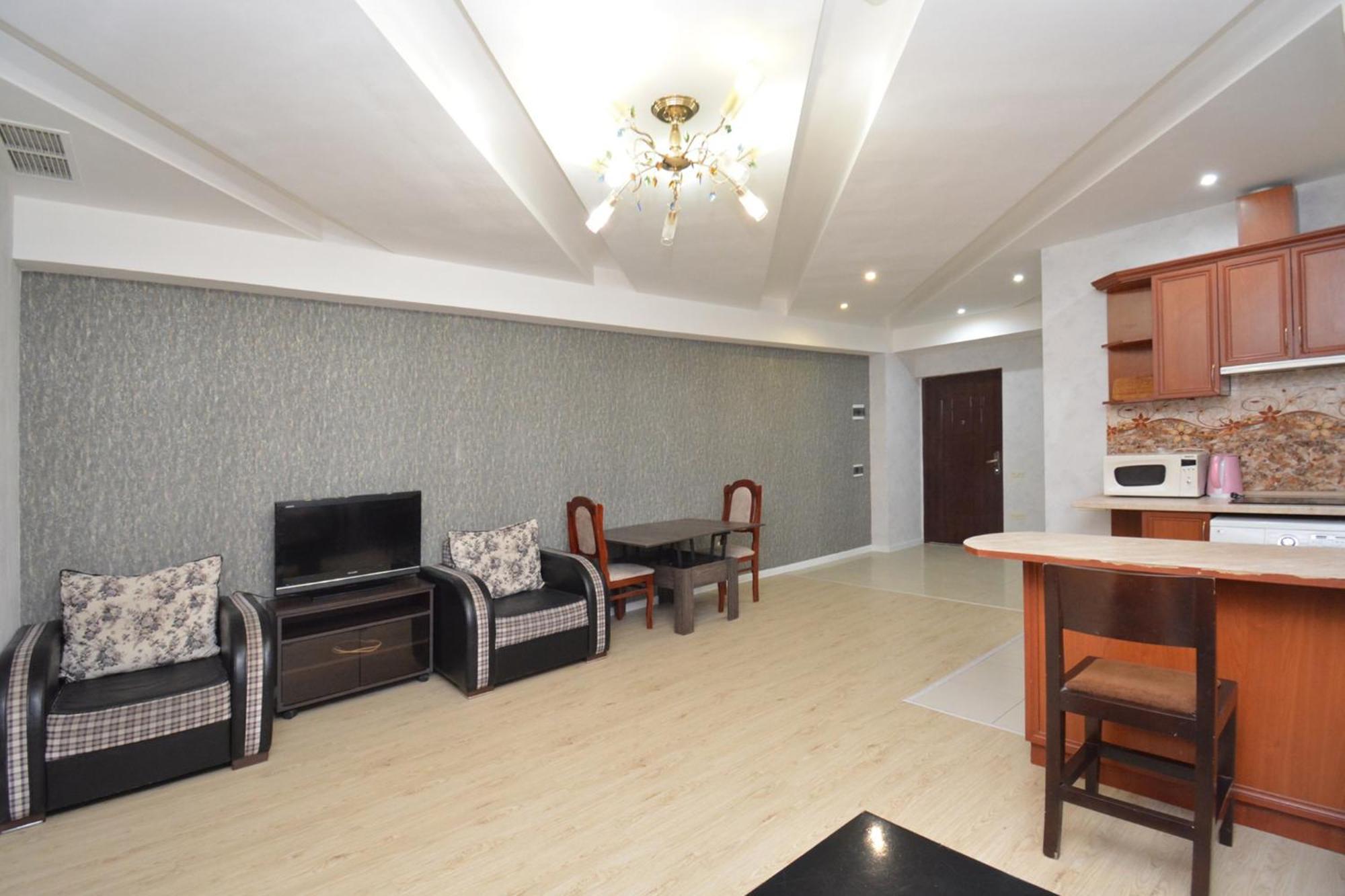 Apartment In Abovyan Street, 耶烈万 外观 照片