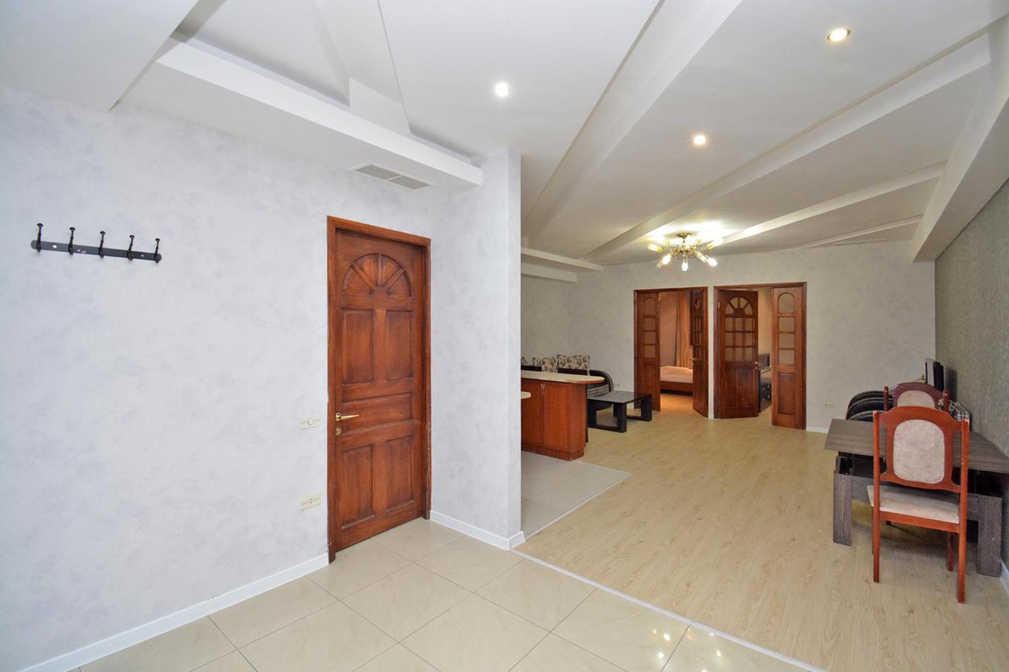 Apartment In Abovyan Street, 耶烈万 外观 照片
