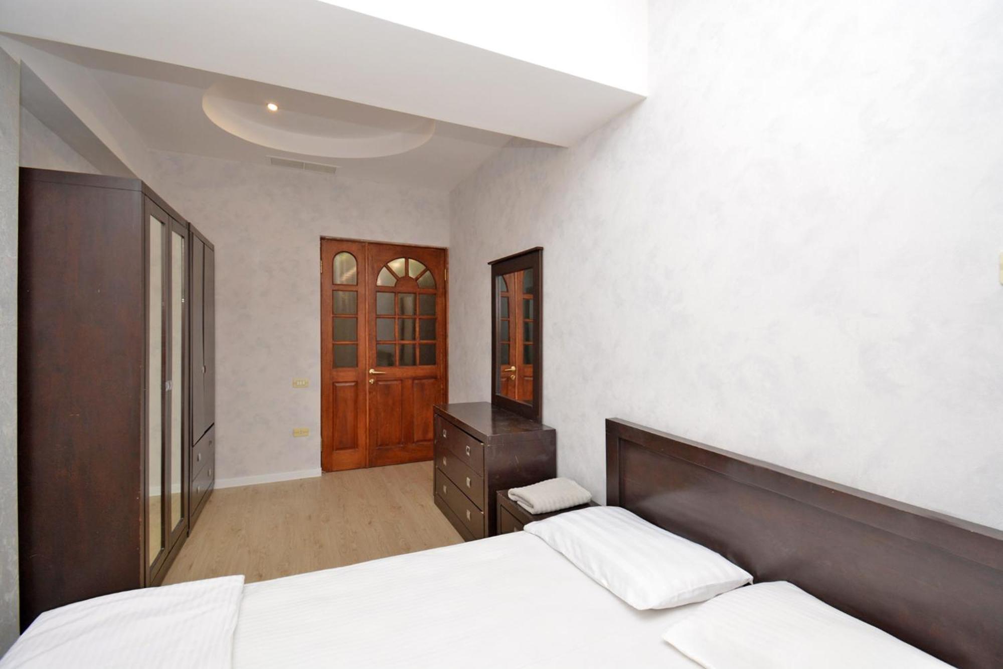 Apartment In Abovyan Street, 耶烈万 外观 照片