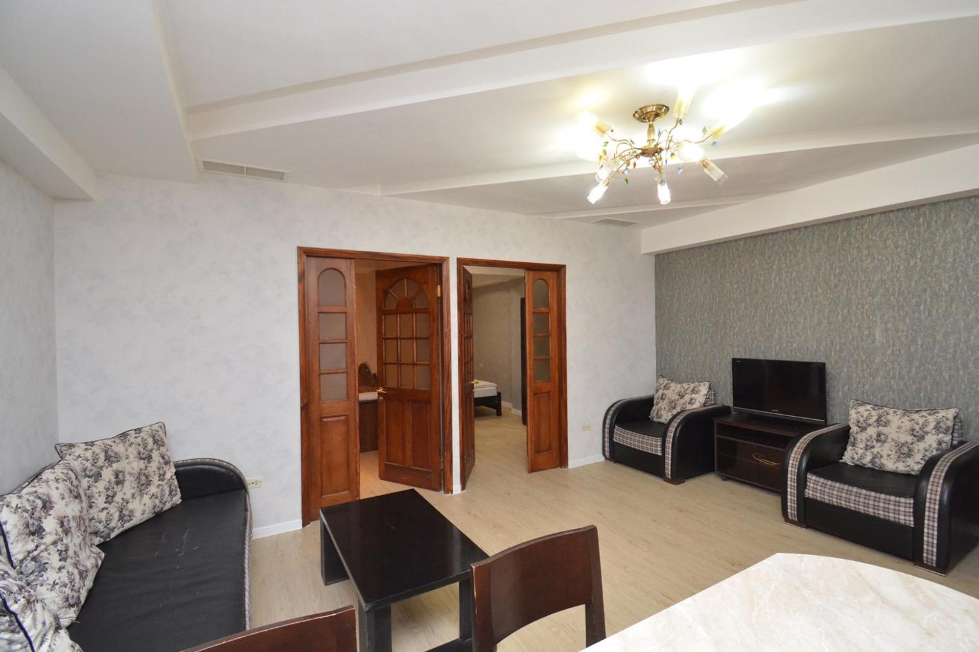 Apartment In Abovyan Street, 耶烈万 外观 照片